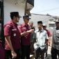 Wali Kota Sukabumi, H. Ayep Zaki, bersama Wakil Wali Kota Bobby Maulana, meninjau kondisi lingkungan di Kelurahan Nanggeleng, Kecamatan Citamiang, pada Selasa (29/4/2025). Foto: Humas Pemkot Sukabumi.