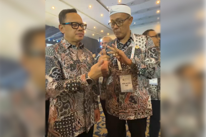 Wali Kota Sukabumi Ayep Zaki saat bertemu dengan Wamendagri Bima Arya.