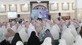 Wali Kota Sukabumi Ayep Zaki saat menghadiri manasik dan tabligh akbar.