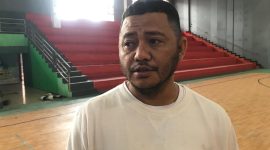 Ketua Cabor PERBASI Kota Sukabumi, Nurul Jaman Hadi, usai meninjau persiapan GOR Merdeka akan dijadikan sebagai tuan rumah Kerjuda Basketball se-Jawa Barat. Foto: Nuria Ariawan.