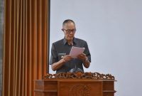 Wali Kota Sukabumi, Ayep Zaki, mengikuti Rapat Paripurna terkait penjelasan Wali Kota Sukabumi terhadap Raperda tentang Pertanggungjawaban Pelaksanaan APBD tahun anggaran 2024 dan RPJMD tahun 2025-2029 di gedung DPRD, pada Selasa (17/6). Foto: Istimewa.
