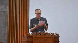 Wali Kota Sukabumi, Ayep Zaki, mengikuti Rapat Paripurna terkait penjelasan Wali Kota Sukabumi terhadap Raperda tentang Pertanggungjawaban Pelaksanaan APBD tahun anggaran 2024 dan RPJMD tahun 2025-2029 di gedung DPRD, pada Selasa (17/6). Foto: Istimewa.