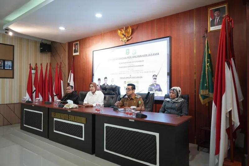 Wakil Wali Kota Sukabumi Bobby Maulana, menghadiri penandatanganan perjanjian kerja sama antara Sekretariat DPRD dan Kejari yang dilaksanakan di kantor Kejari, pada Senin (14/7). Foto: Humas Pemkot Sukabumi.