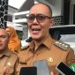 Wali Kota Sukabumi, Ayep Zaki, saat diwawancarai awak media. Foto: Nuria Ariawan.