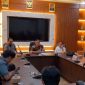 DPRD Kota Sukabumi bersama dengan PWI menggelar hearing, yang berlangsung di gedung DPRD pada Rabu (2/7). Foto: Nuria Ariawan.