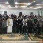Poto bersama Wali Kota Ayep Zaki, dan Wakil Wali Kota Sukabumi Bobby Maulana, beserta unsur Forkopimda di harlah MUI yang ke-50 di Gedung Puski, pada Sabtu (26/7). Nuria Ariawan