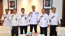 Poto bersama Wali Kota Sukabumi, Ayep Zaki, dan Kepala Lapas Kelas IIB Sukabumi, Budi Hardiono, beserta jajaran usai melakukan audiensi, pada Rabu (30/7). Foto: Humas Lapas Sukabumi.