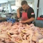 Pedagang daging ayam di Pasar Kota Sukabumi. Foto: Boy