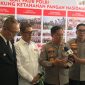 Kakorbinmas Baharkam Polri, Irjen Pol. Edy Murbowo, saat diwawancarai awak media. Foto: Nuria Ariawan.