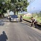 Unit Gakkum Satlantas Polres Sukabumi Kota saat melakukan olah TKP laka lantas di Jalan Pelabuhan II, km 08 Kampung Pasar Sabtu RT 01/17 Kelurahan/Kecamatan Lembursitu, pada Rabu (6/8). Foto Istimewa.