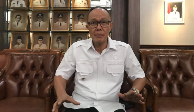Wali Kota Sukabumi, Ayep Zaki, saat diwawancarai. Foto: Nuria Ariawan.