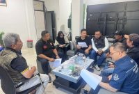 Dishub dan PWI Kota Sukabumi menggelar rapat persiapan dalam rangka Harhubnas 2025 yang digelar di kantor Dishub, pada Jumat (8/8). Foto: Nuria Ariawan.