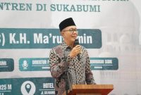Wali Kota Sukabumi, Ayep Zaki, saat memberikan sambutan dalam Halaqoh Transformasi untuk Kebangkitan Pondok Pesantren yang digelar di salah satu hotel di Jalan Siliwangi, pada Kamis (14/8). Foto: Humas Pemkot Sukabumi.