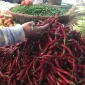 Harga cabai yang dijual di Pasar Kota Sukabumi. Foto: Boy