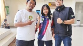Atlet tinju asal Kota Sukabumi, Soni Heba Zahara (tengah). Foto: Istimewa