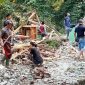 Rumah warga di Desa Cibodas, Kecamatan Palabuhanratu, Kabupaten Sukabumi, yang rata dengan tanah akibat diterjang angin puting beliung, Jumat (17/10/2025) sore.
