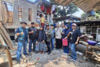 Tim DPUTR saat melakukan Monev realisasi rutilahu di salah satu Kecamatan di Kota Sukabumi. Foto: Istimewa.