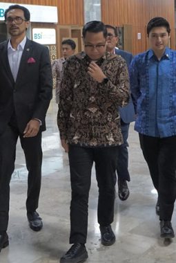 Sebagai Anak Guru, Iman Adinugraha Perjuangkan Aspirasi Pendidik Sukabumi di HGN 2025