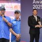 Anggota DPR RI Iman Adinugraha (kiri) dan Agus Bambang Yudhoyono (AHY) saat menerima penghargaan NTU.