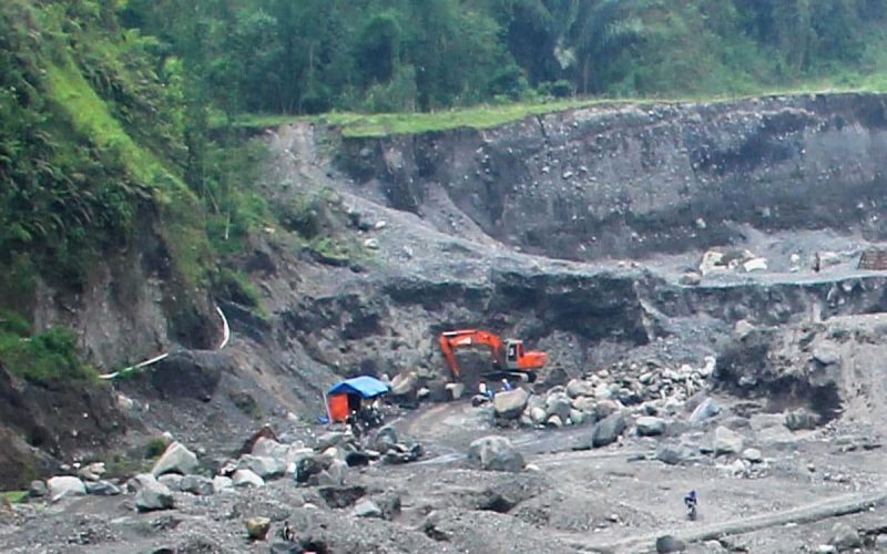 Tambang ilegal di taman nasional merapi.
Foto: Istimewa 
