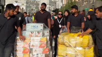 Tokoh perempuan asal Kota Sukabumi Momi Soraya bersama rombongan saat hendak membagikan 705 paket makanan di Masjidil Haram.