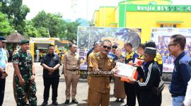 Dinas PU Kabupaten Sukabumi peringati hari bakti PU dengan menggelar aksi sosial.