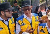 Wali Kota Sukabumi, H. Ayep Zaki, didampingi Wakil Wali Kota, Bobby Maulana, dan Kepala DPUTR, Sony Hermanto, saat diwawancarai awak media, pada Rabu (3/12). Foto: Boy.