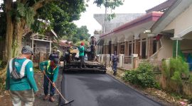 Kondisi ruas Jalan Sinagar–Wangun di Kecamatan Nagrak, Kabupaten Sukabumi, saat tengah diperbaiki, pada Selasa (9/12). Foto: Istimewa.