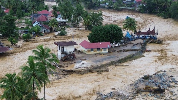 Banjir bandang Aceh. 
Foto: Istimewa 
