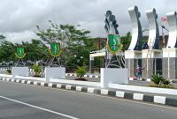 Kondisi pembangunan Tugu Batas Kota yang berlokasi di Jalan Letkol Eddie Soekardi, sudah 100 persen pengerjaan, belum lama ini. Foto: Istimewa.