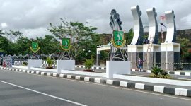 Kondisi pembangunan Tugu Batas Kota yang berlokasi di Jalan Letkol Eddie Soekardi, sudah 100 persen pengerjaan, belum lama ini. Foto: Istimewa.