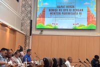 Anggota DPRI dari Fraksi Partai Demokrat, H Iman Adinugraha saat rapat kerja bersama Kementerian Pariwisata.