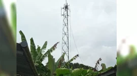 Bangunan tower telekomunikasi milik perusahaan XL yang berlokasi di Kampung Ciseupan RT 04/04, Kelurahan Karang Tengah, Kecamatan Gunungpuyuh, Kota Sukabumi. Foto: Istimewa.