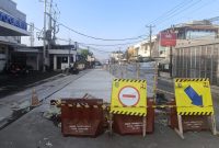 Proyek rehabilitasi Jalan Gudang di Kecamatan Cikole, Kota Sukabumi, saat ini progres pekerjaannya dilaporkan telah mencapai 51 persen. Foto: Boy