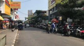 Lokasi parkir di ruas Jalan Jendral Ahmad Yani, Kecamatan Cikole, Kota Sukabumi. Foto: Boy