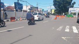 Zebra cross yang sudah memudar didepan Mapolres Sukabumi Kota. Foto: Boy