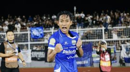 Selebrasi permain Persib, Beckham Putra usai mencetak gol saat melawan Bhayangkara FC di Stadion Sumpah Pemuda, Bandar Lampung, Kamis (30/4). Foto: Dok. Persib
