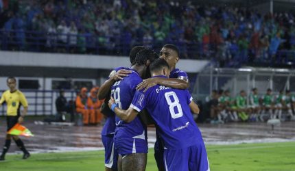 Selebrasi para pemain Persib Bandung saat menghadapi Bali United di Stadion Gelora Bandung lautan Api (GBLA), pada Minggu (12/4) malam. Foto: Dok. Persib