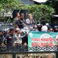 Ratusan massa dari Ormas Garis Sukabumi Raya mendesak pemerintah menegakkan Perda larangan peredaran mihol saat melakukan aksi unjuk rasa di depan Balai Kota, Selasa (5/5). (Istimewa)