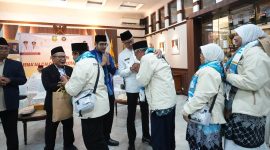 Pemkot Sukabumi resmi melepas 18 calon jemaah haji yang tergabung dalam Kloter 13 JKS untuk musim haji 1447 Hijriah/2026 Masehi di Ruang Utama Balai Kota, Kamis (7/5). (Dokpim Kota Sukabumi)