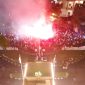 Euforia Bobotoh usai Persib Bandung mengunci gelar juara Super League 2025/2026 di Jalan Syamsudin SH, tepatnya di depan Balai Kota Sukabumi, Sabtu (23/5) malam. (Foto: Istimewa)