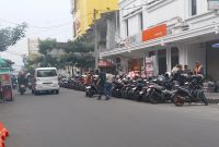 Lokasi parkir di ruas Jalan Ahmad Yani, Kecamatan Cikole, Kota Sukabumi. (Foto: Boy)