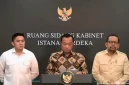 Menteri Sekretaris Negara, Prasetyo Hadi, saat memimpin konpers terkait evaluasi program MBG. ( Foto: Istimewa)