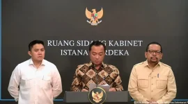 Menteri Sekretaris Negara, Prasetyo Hadi, saat memimpin konpers terkait evaluasi program MBG. ( Foto: Istimewa)