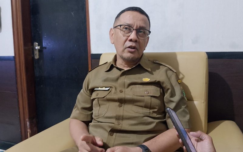 Ketua Panitia Seleksi yang juga menjabat Asisten Perekonomian dan Pembangunan Setda Kota Sukabumi, Andri Firmansyah, saat diwawancarai awak media, Selasa (4/8). (Foto: Boy)