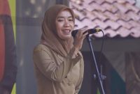 Kepala Bidang P2P Dinkes Kota Sukabumi, Dena Yuliavina, saat bertindak sebagai pembina apel yang berlangsung di lingkungan Dinkes, Selasa (4/8). (Foto: Istimewa)