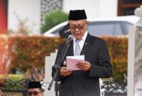 Wali Kota Sukabumi, H. Ayep Zaki, saat memimpin apel peringatan Hari Sumpah Pemuda ke-98 tingkat Kota Sukabumi di Plaza Balai Kota Sukabumi, Rabu (28/10). (Foto: Istimewa)