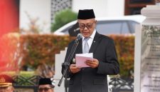 Wali Kota Sukabumi, H. Ayep Zaki, saat memimpin apel peringatan Hari Sumpah Pemuda ke-98 tingkat Kota Sukabumi di Plaza Balai Kota Sukabumi, Rabu (28/10). (Foto: Istimewa)